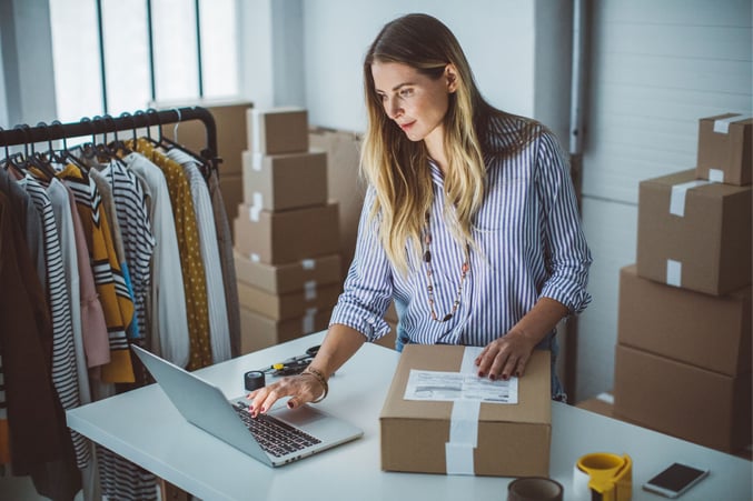 Small-business-owener_small-business_e-commerce--1057253610_websize
