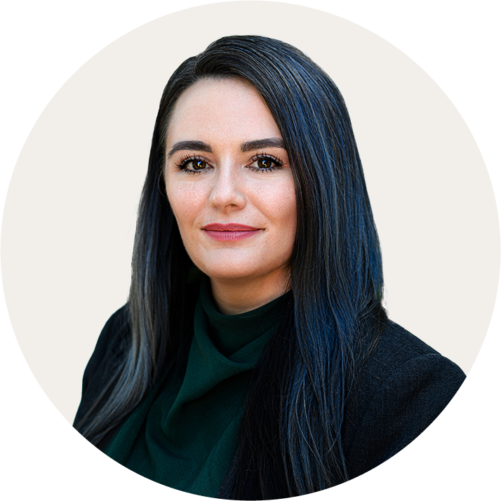 Jes_Wilkinson_Profile image BACKGROUND COLOUR Warm Grey_ROUND_180 px x 180 px__RGB